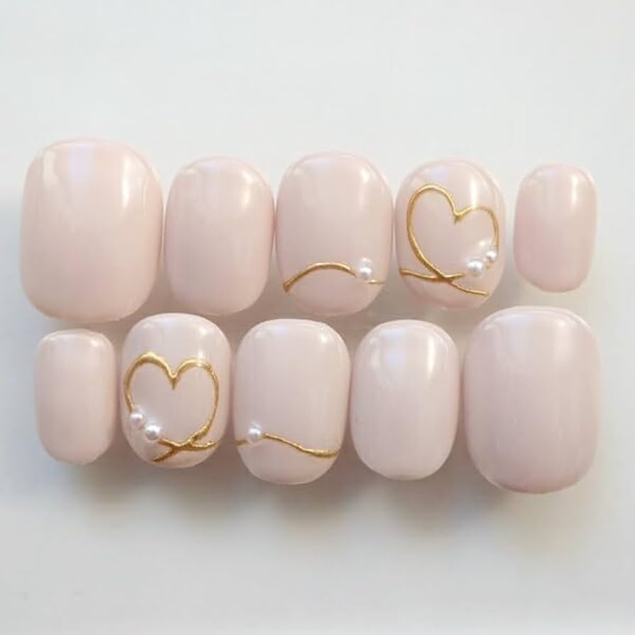 Amazon | DINAネイル ネイルチップ ピンクベージュにシンプル